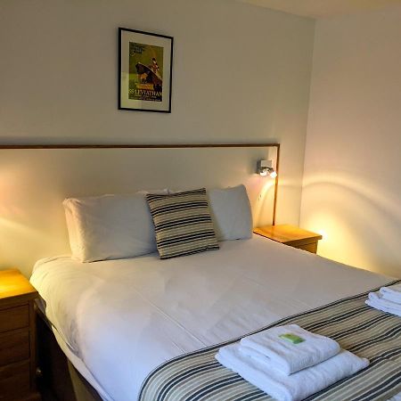 Ferry Inn 斯特罗姆内斯 外观 照片
