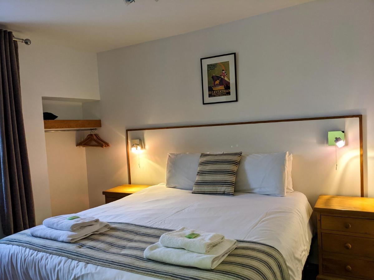 Ferry Inn 斯特罗姆内斯 外观 照片