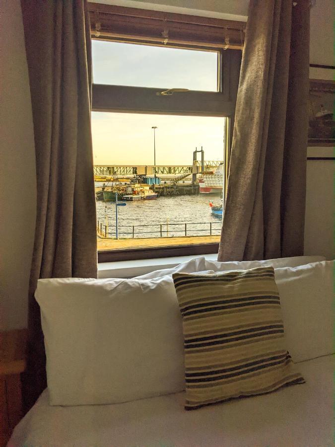 Ferry Inn 斯特罗姆内斯 外观 照片
