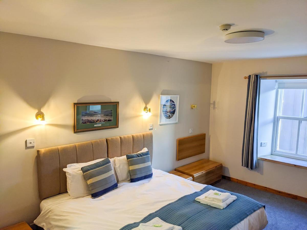 Ferry Inn 斯特罗姆内斯 外观 照片